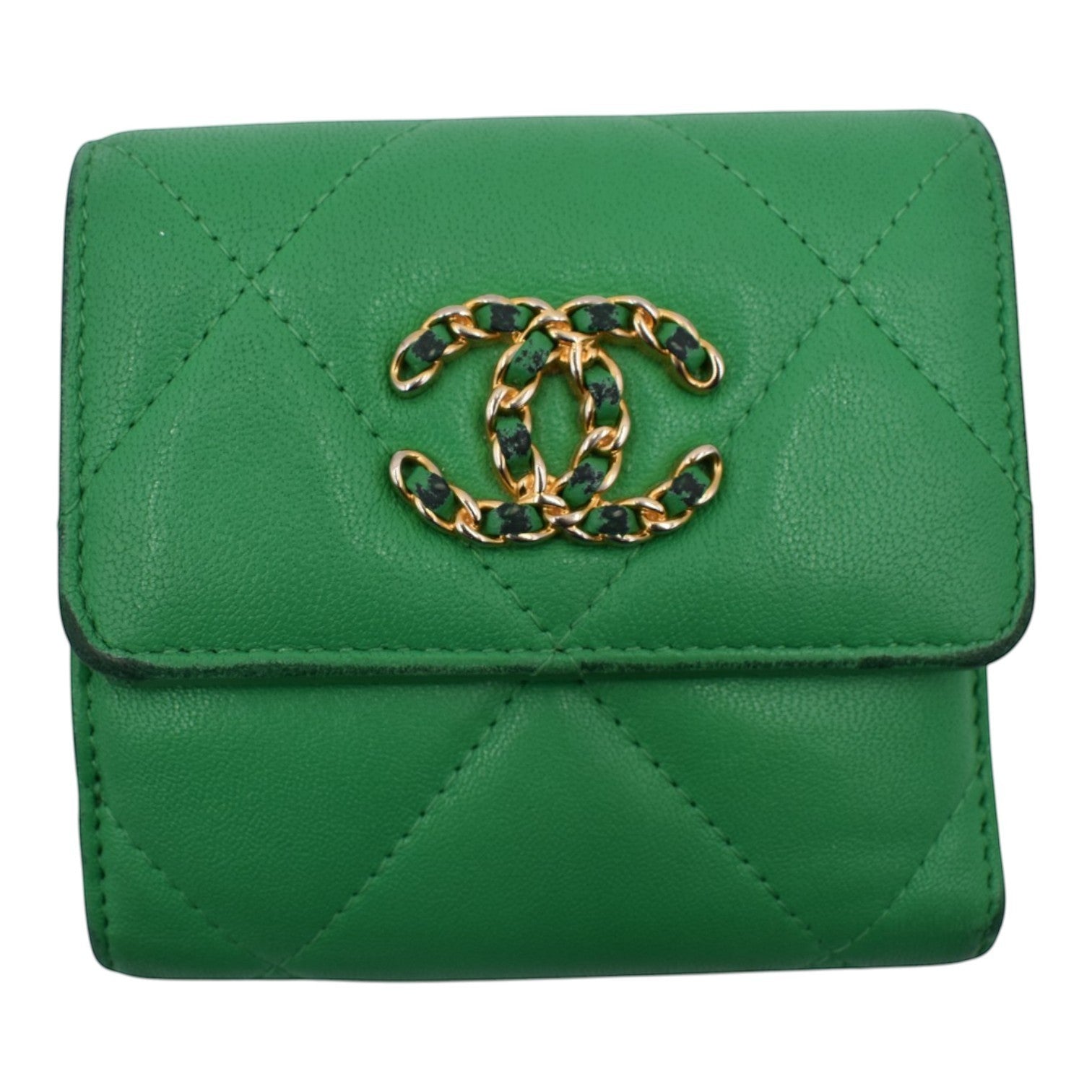 Soldi green compact wallet with quilted leather and gold chain CC logo